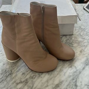 MM6 Maison Margiela Tabi Sock Boot Bootie Tan Size 37 EUC